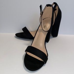 Fashion Nova black Strap Heels NWOT